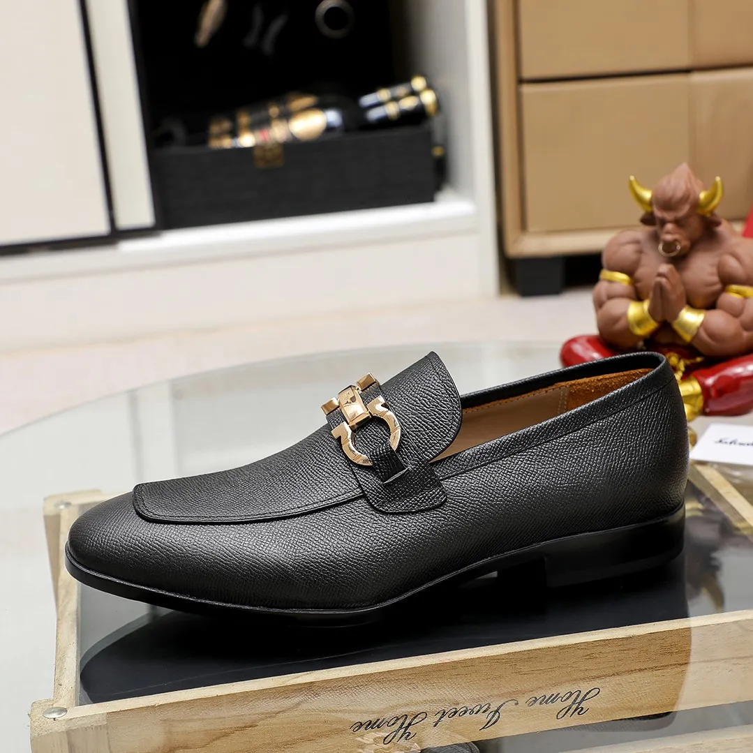 Men's shoes 💰600 🕷🕷🐂【Ferragamo】 Popular fashion casual shoes🇨🇳Official website counter 1:1 production, original mold opening💯Good quality can be seen, imported high-end first-layer pebbled calfskin, water-dyed🐂leather lining🌿very clear texture, high-quality waterproof, non-slip and wear-resistant outsole🎋high quality and low price, truly handmade🍓, 5 colors available! Code number 38-44 (45. To be customized)
